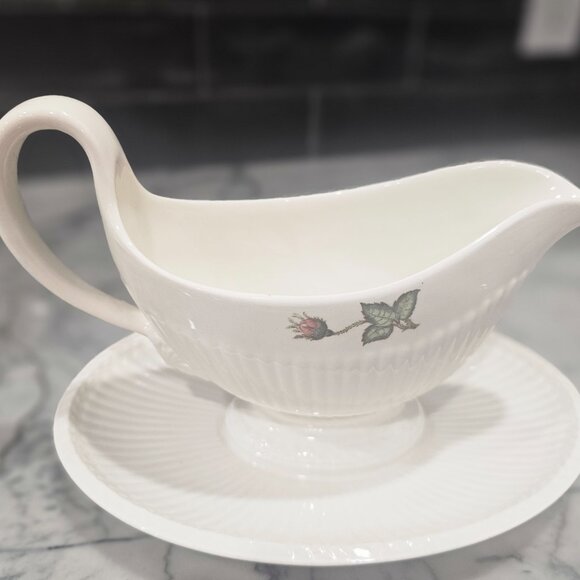 Vintage Wedgwood Moss Rose T432 Edme - Cream & Sugar Bowl and Gravy Boat - Picture 2 of 15